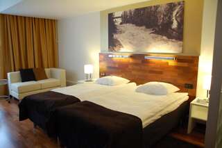 Отель Scandic Imatran Valtionhotelli Иматра Просторный двухместный номер с 2 отдельными кроватями — здание в парке-2